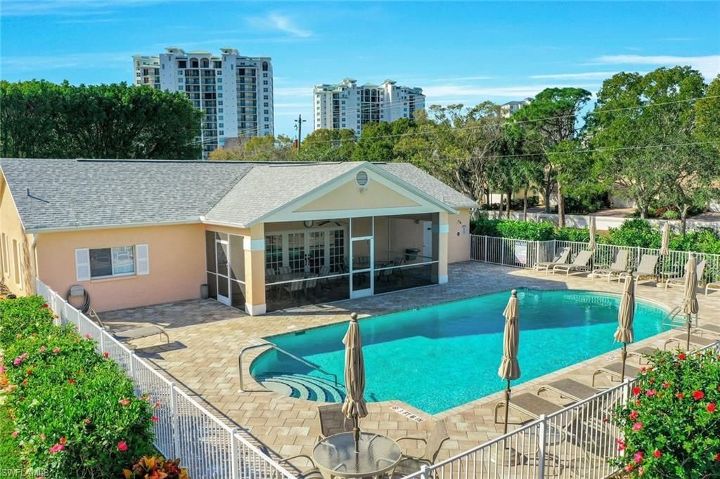 774 Wiggins Lake Dr, Unit 101, Naples, FL 34110 Photo