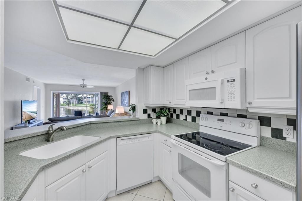 774 Wiggins Lake Dr, Unit 101, Naples, FL 34110 Photo