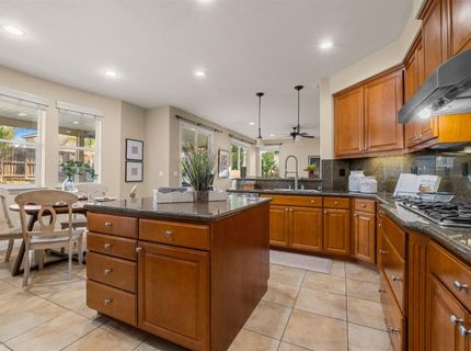 2564 W Summerland Way, Roseville, CA 95747 Photo