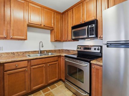 523 Woodside Oaks #2, Unit 2, Sacramento, CA 95825 Photo