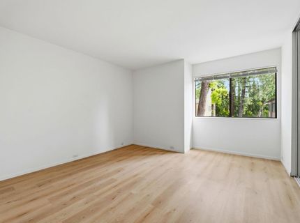 523 Woodside Oaks #2, Unit 2, Sacramento, CA 95825 Photo