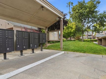 523 Woodside Oaks #2, Unit 2, Sacramento, CA 95825 Photo