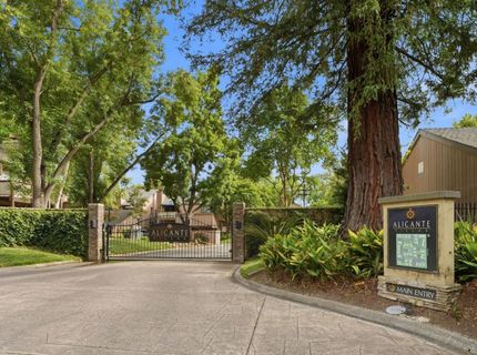 523 Woodside Oaks #2, Unit 2, Sacramento, CA 95825 Photo