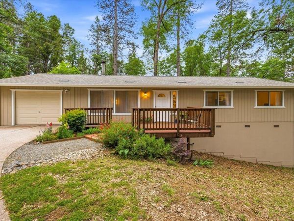 10706 Alta Sierra Dr, Grass Valley, CA 95949