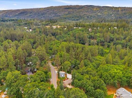 10706 Alta Sierra Dr, Grass Valley, CA 95949 Photo