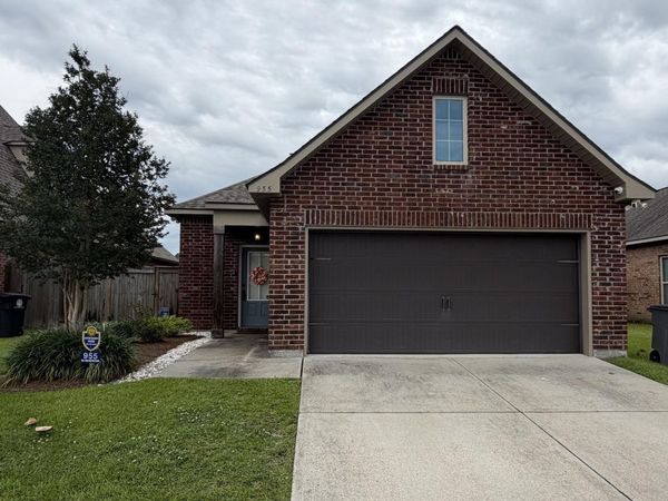 955 Shadow Bluff Dr, Baton Rouge, LA 70820
