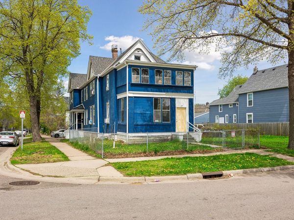 677 Sherburne Avenue, Saint Paul, MN 55104