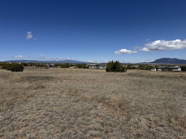 14 Range Road, Edgewood, NM 87015