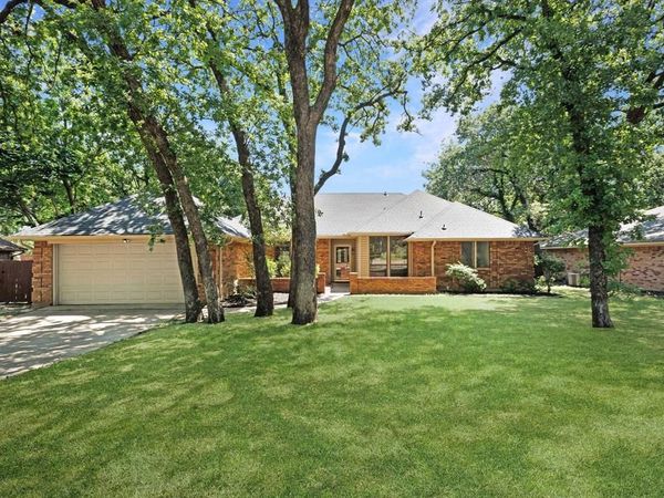 2015 Tanglewood Drive, Grapevine, TX 76051