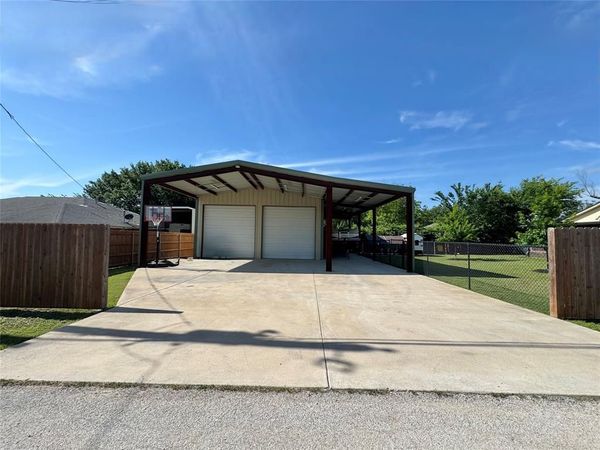 510 N Friou Street, Alvarado, TX 76009