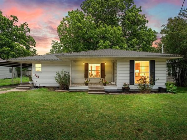 809 E Limestone Avenue, Mart, TX 76664