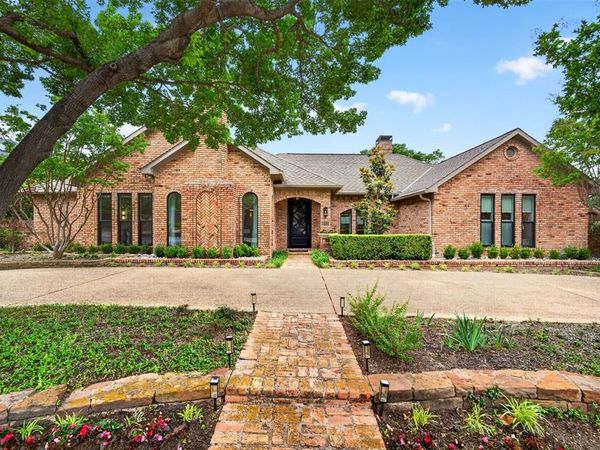 6011 Twin Coves Street, Dallas, TX 75248