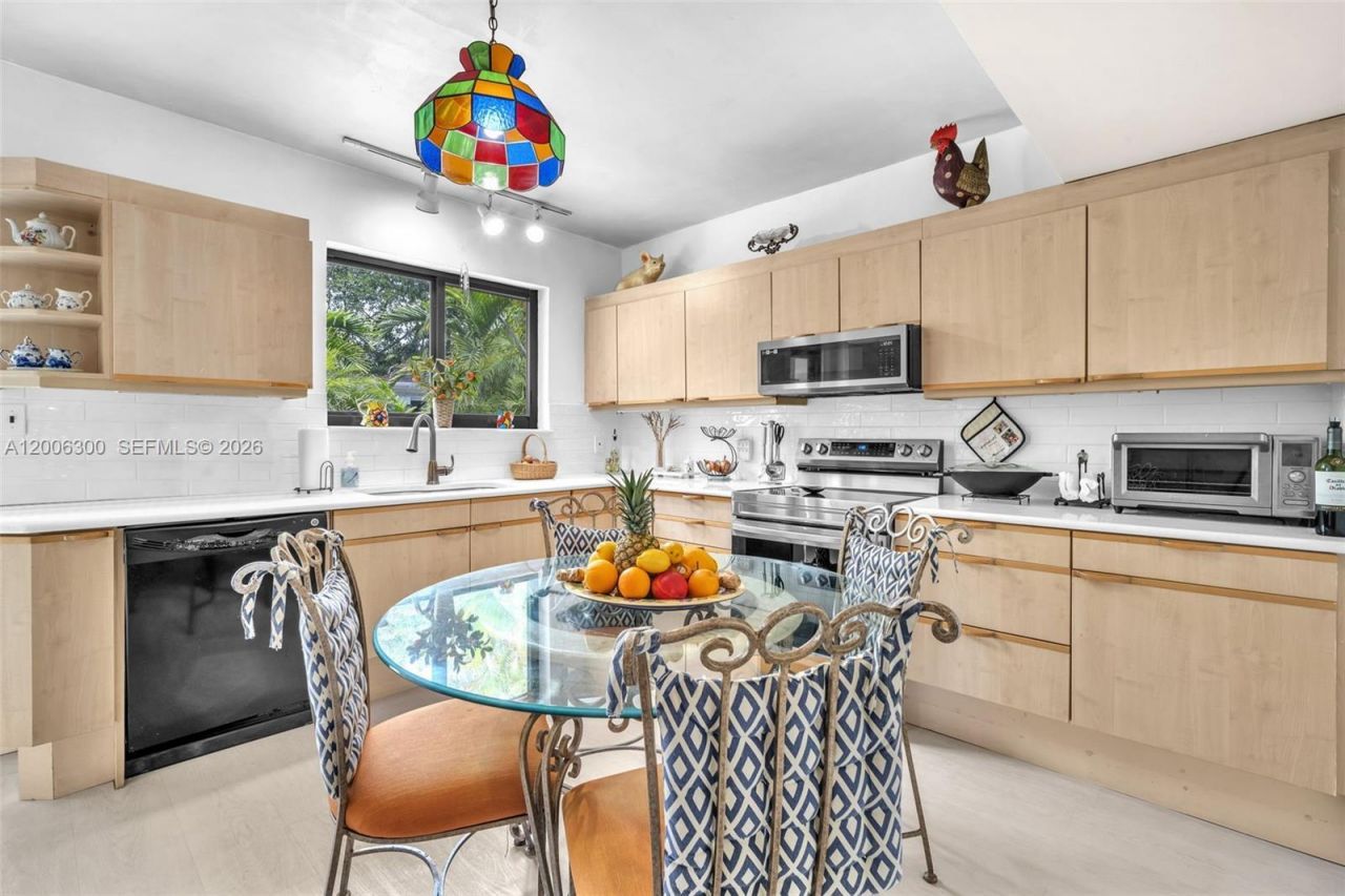 7701 Center Bay Dr , North Bay Village, FL 33141 Photo