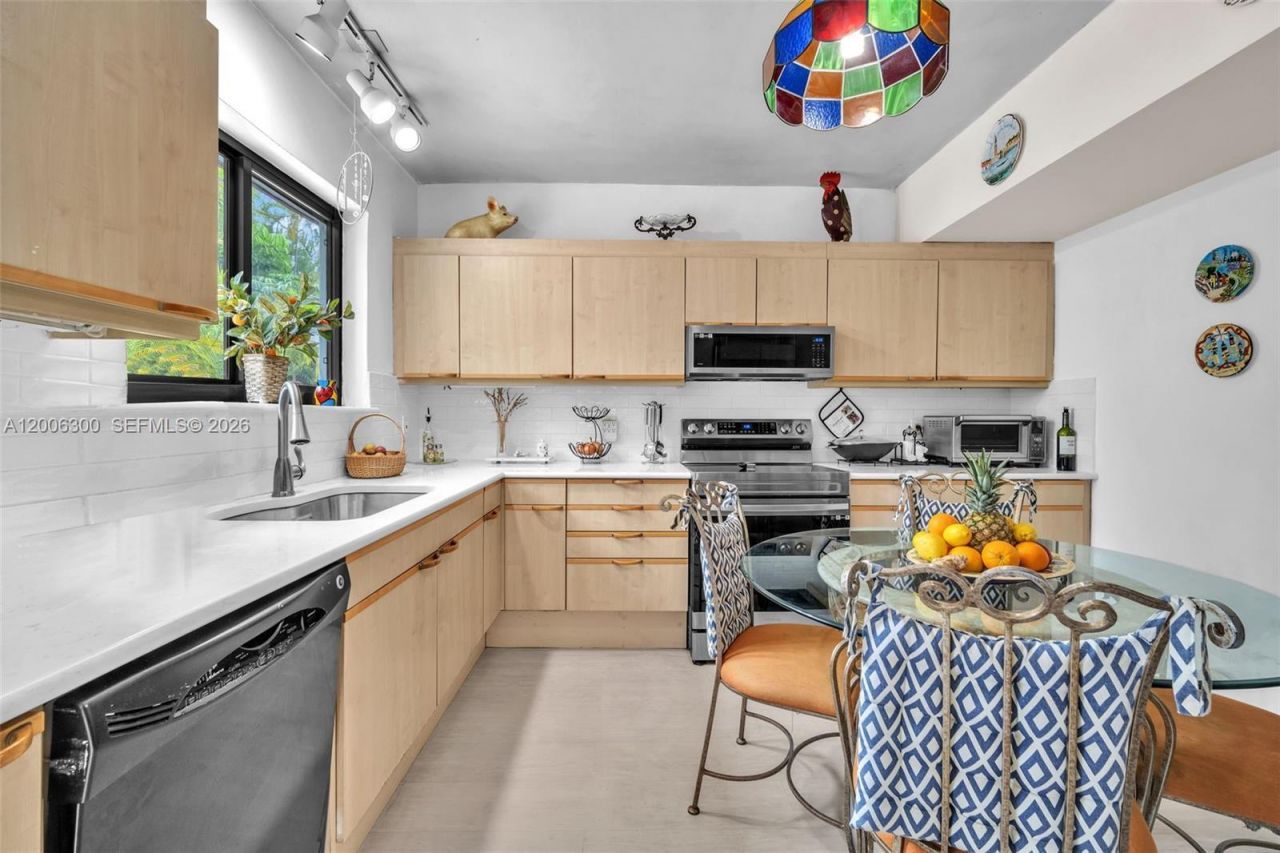 7701 Center Bay Dr , North Bay Village, FL 33141 Photo