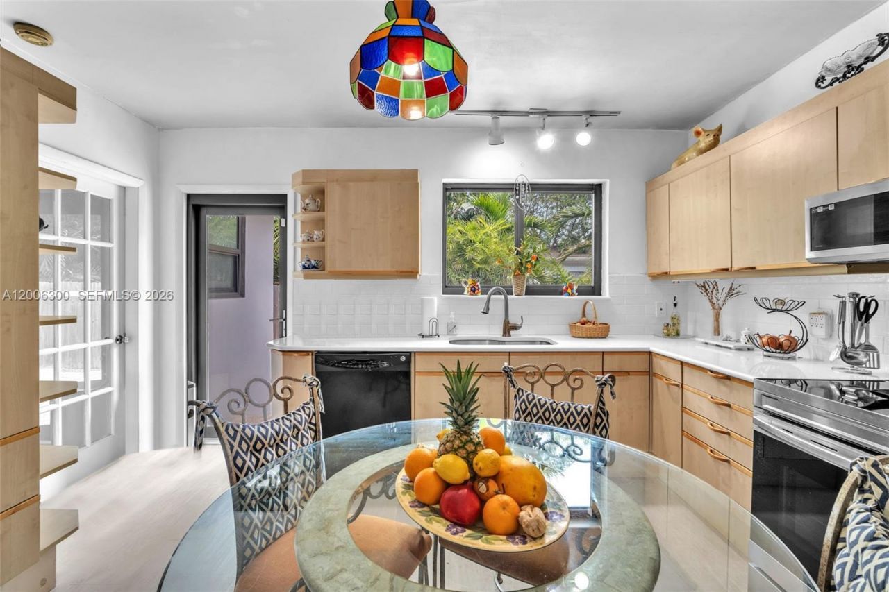 7701 Center Bay Dr , North Bay Village, FL 33141 Photo