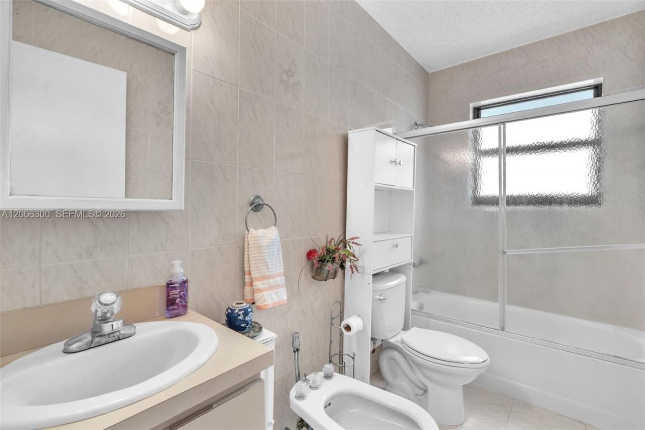 7701 Center Bay Dr , North Bay Village, FL 33141 Photo