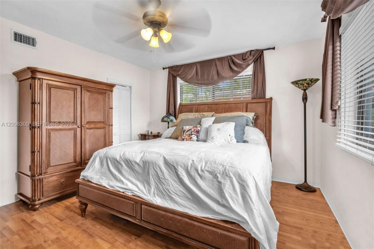 7701 Center Bay Dr , North Bay Village, FL 33141 Photo