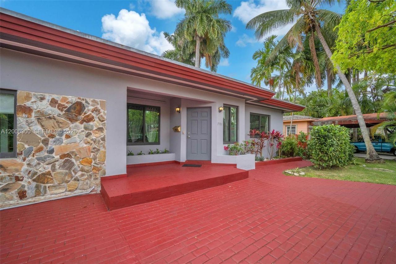 7701 Center Bay Dr , North Bay Village, FL 33141 Photo