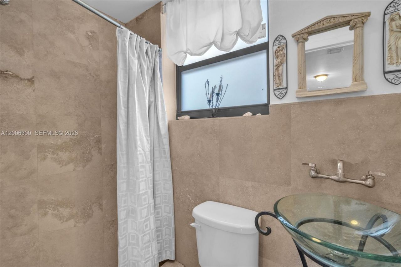 7701 Center Bay Dr , North Bay Village, FL 33141 Photo