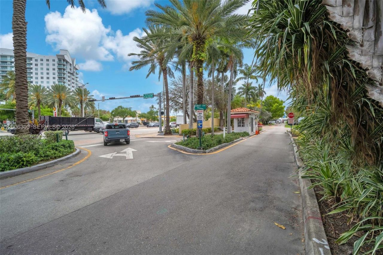 7701 Center Bay Dr , North Bay Village, FL 33141 Photo