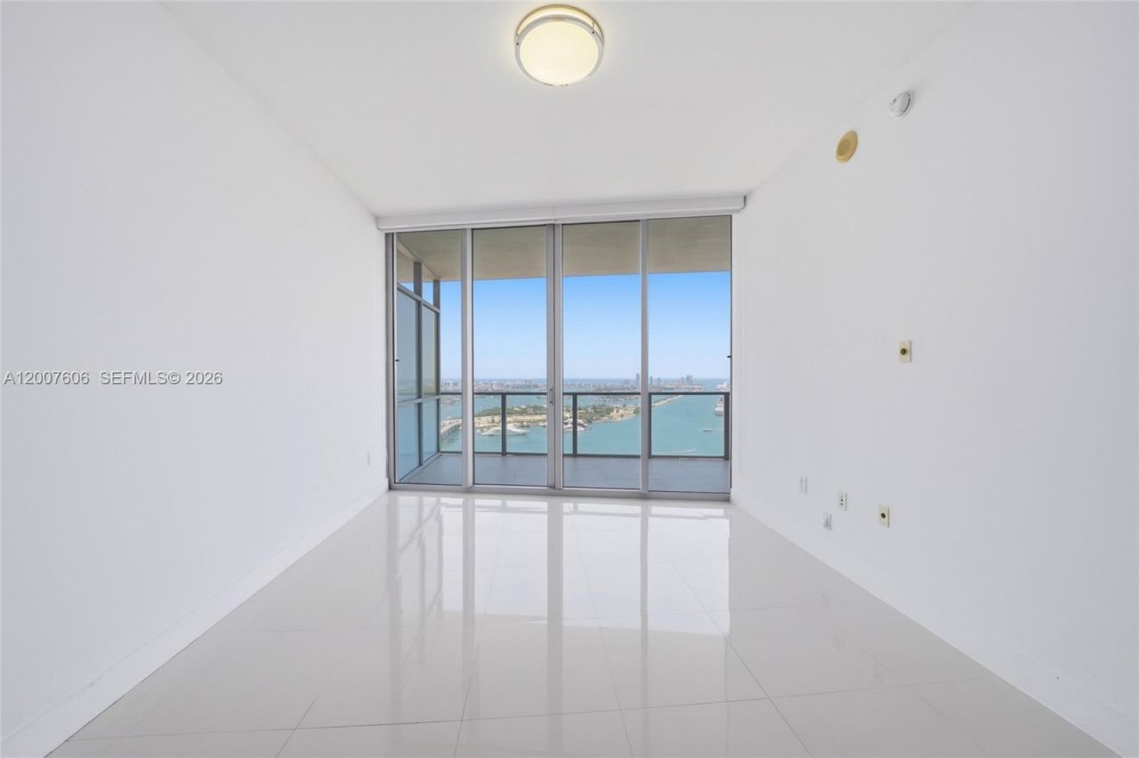 1100 Biscayne Blvd , Unit 4402, Miami, FL 33132 Photo