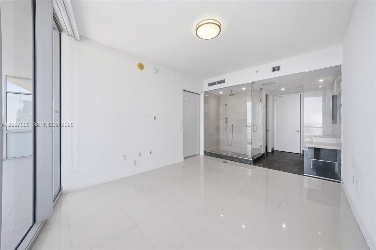 1100 Biscayne Blvd , Unit 4402, Miami, FL 33132 Photo