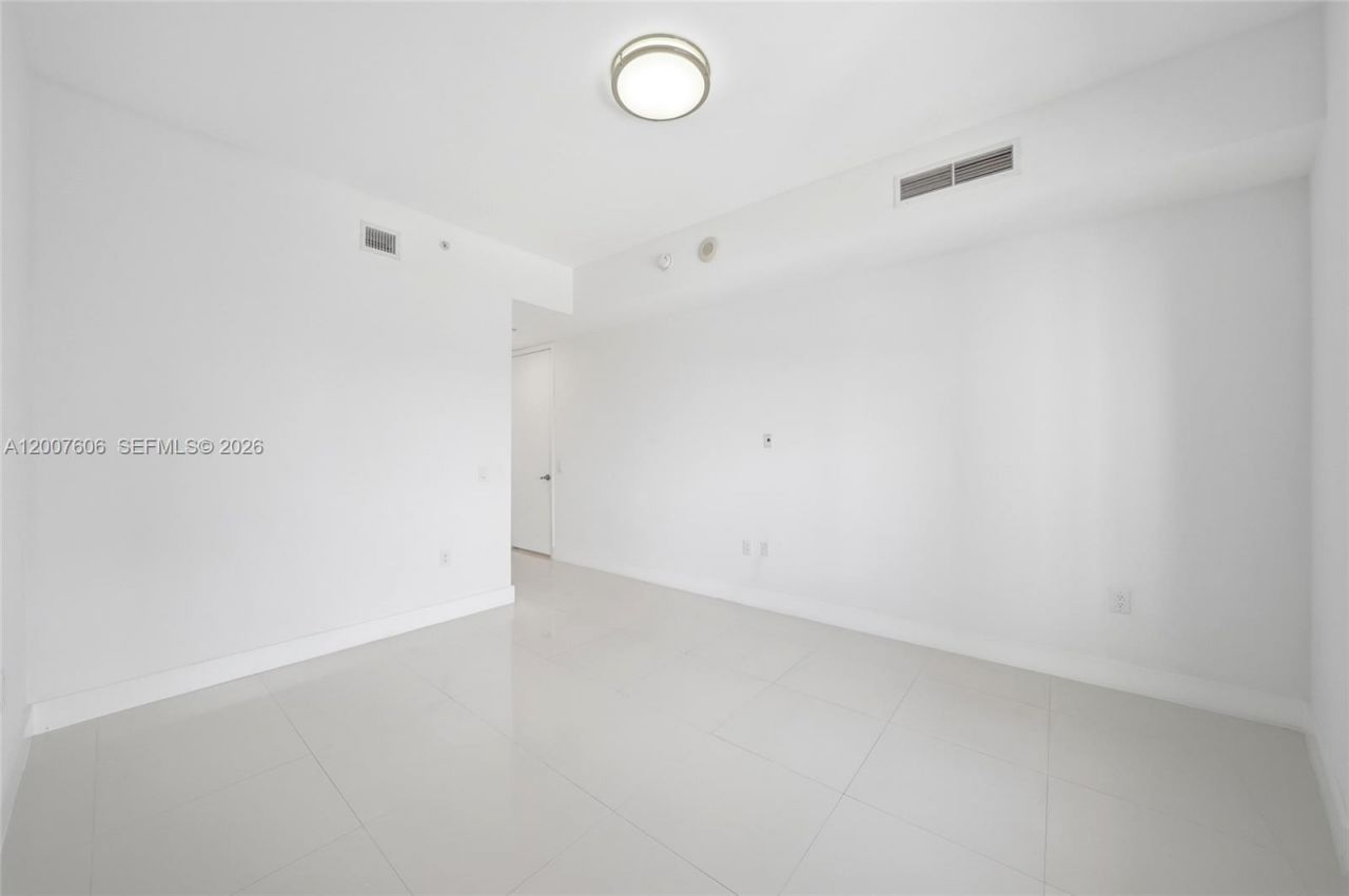 1100 Biscayne Blvd , Unit 4402, Miami, FL 33132 Photo