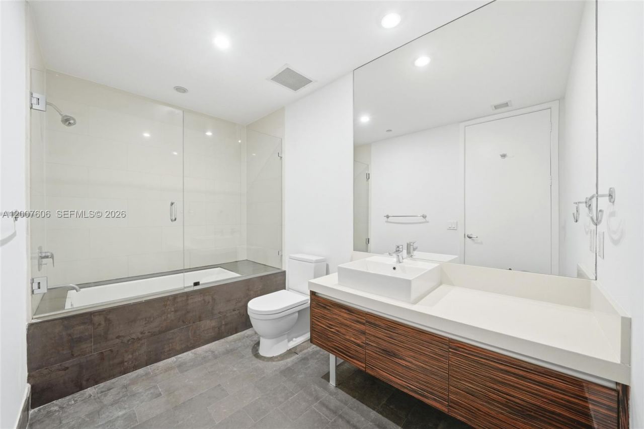 1100 Biscayne Blvd , Unit 4402, Miami, FL 33132 Photo