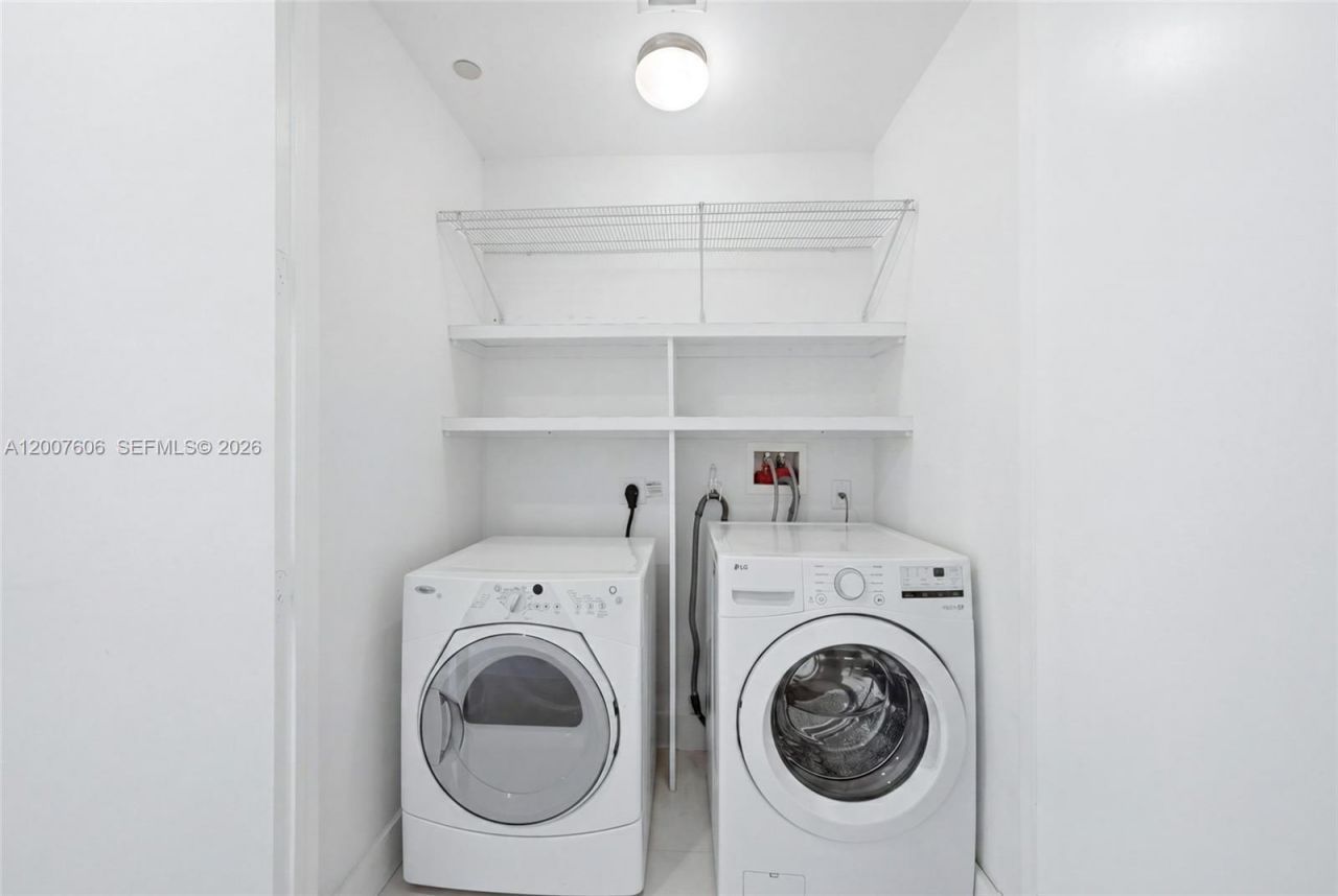 1100 Biscayne Blvd , Unit 4402, Miami, FL 33132 Photo