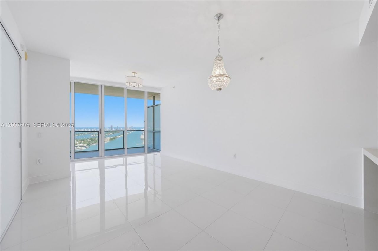 1100 Biscayne Blvd , Unit 4402, Miami, FL 33132 Photo