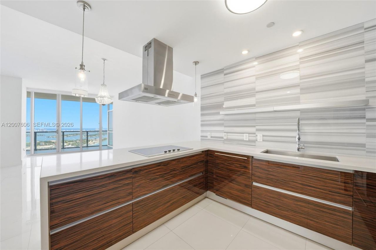 1100 Biscayne Blvd , Unit 4402, Miami, FL 33132 Photo