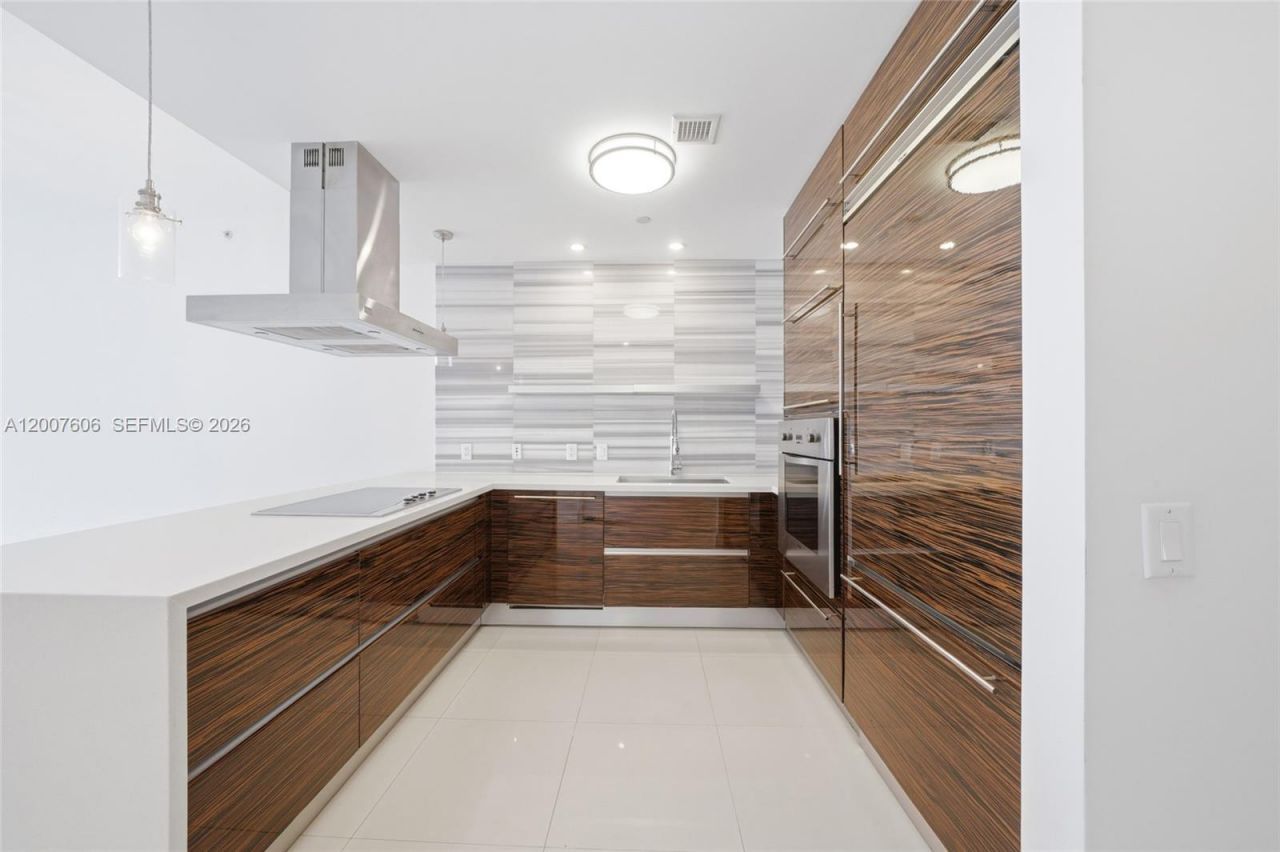 1100 Biscayne Blvd , Unit 4402, Miami, FL 33132 Photo