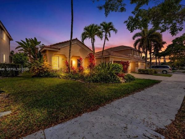 1634 Sandpiper Cir, Weston, FL 33327