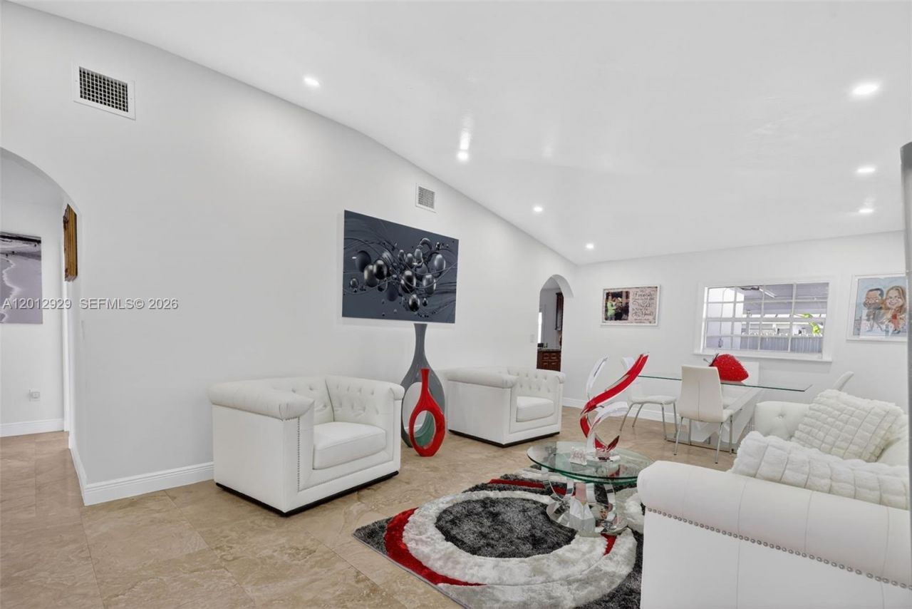 14661 SW 168th Ter, Miami, FL 33177 Photo