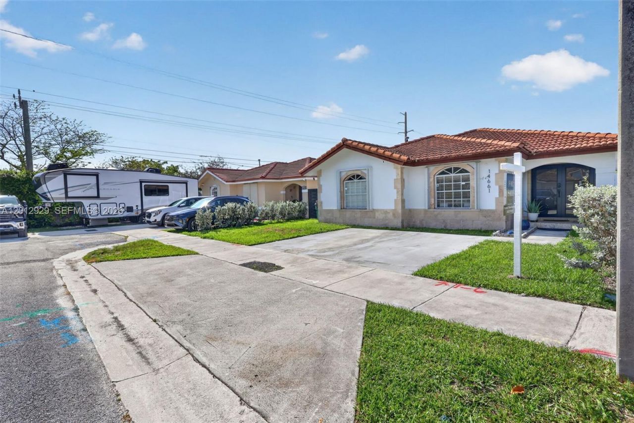 14661 SW 168th Ter , Miami, FL 33177 Photo