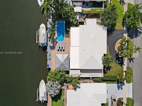 200 SE 3rd St, Pompano Beach, FL 33060
