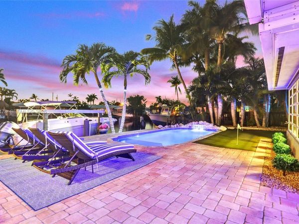 200 SE 3rd St, Pompano Beach, FL 33060