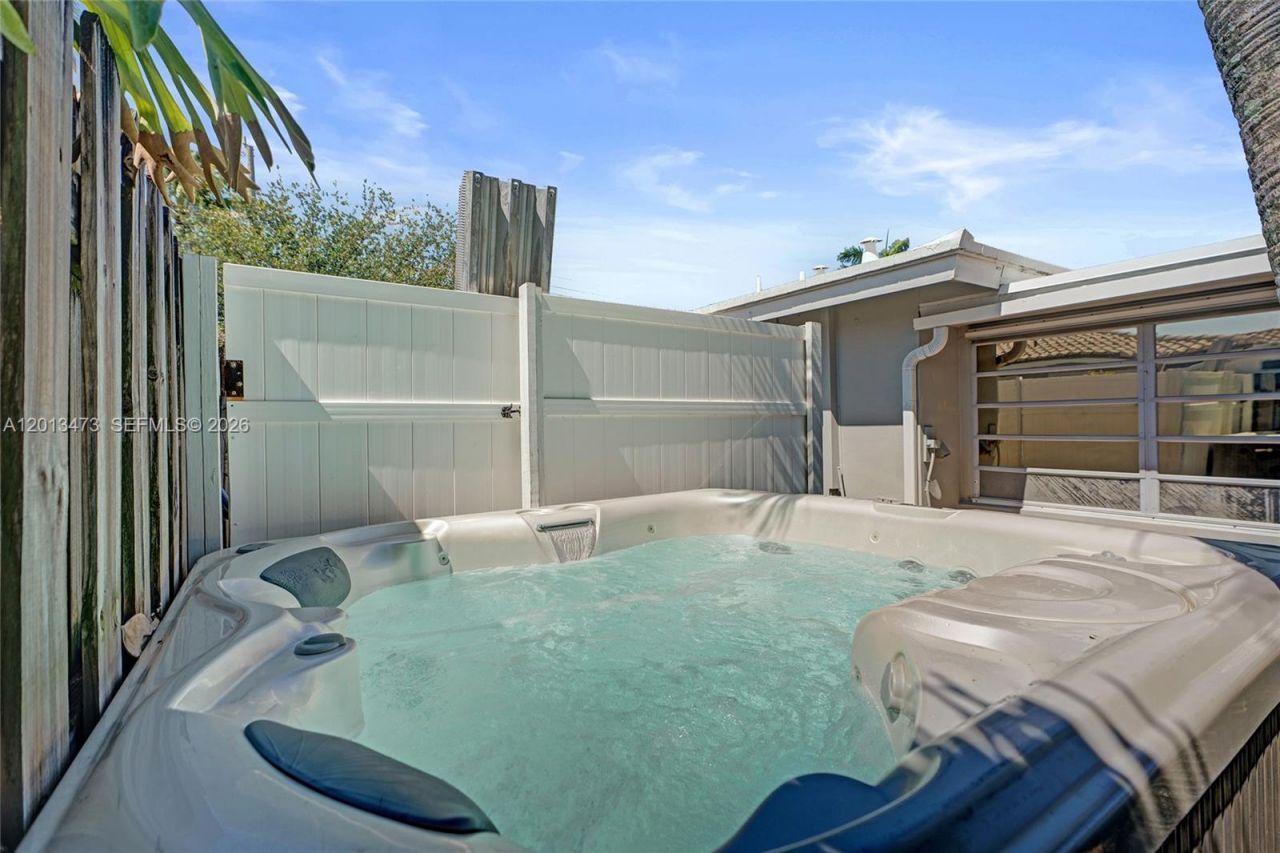 200 SE 3rd St, Pompano Beach, FL 33060 Photo