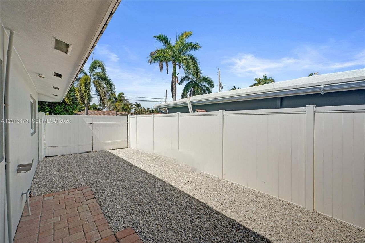 200 SE 3rd St, Pompano Beach, FL 33060 Photo