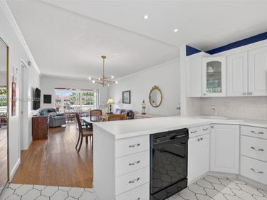 2991 NW 46th Ave, Unit 204, Lauderdale Lakes, FL 33313