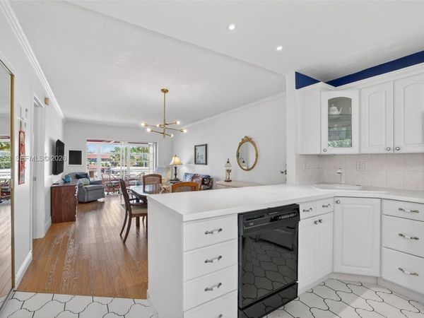 2991 NW 46th Ave , Unit 204, Lauderdale Lakes, FL 33313