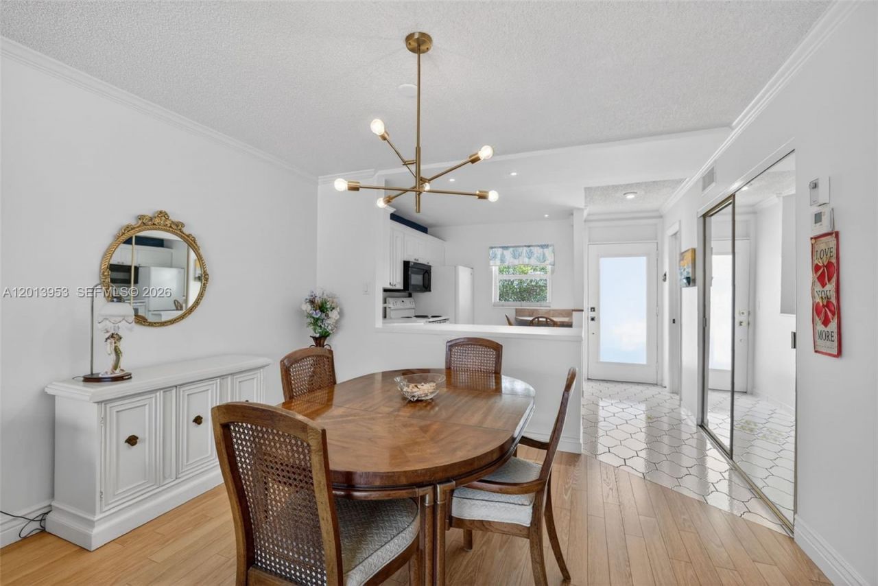 2991 NW 46th Ave, Unit 204, Lauderdale Lakes, FL 33313 Photo