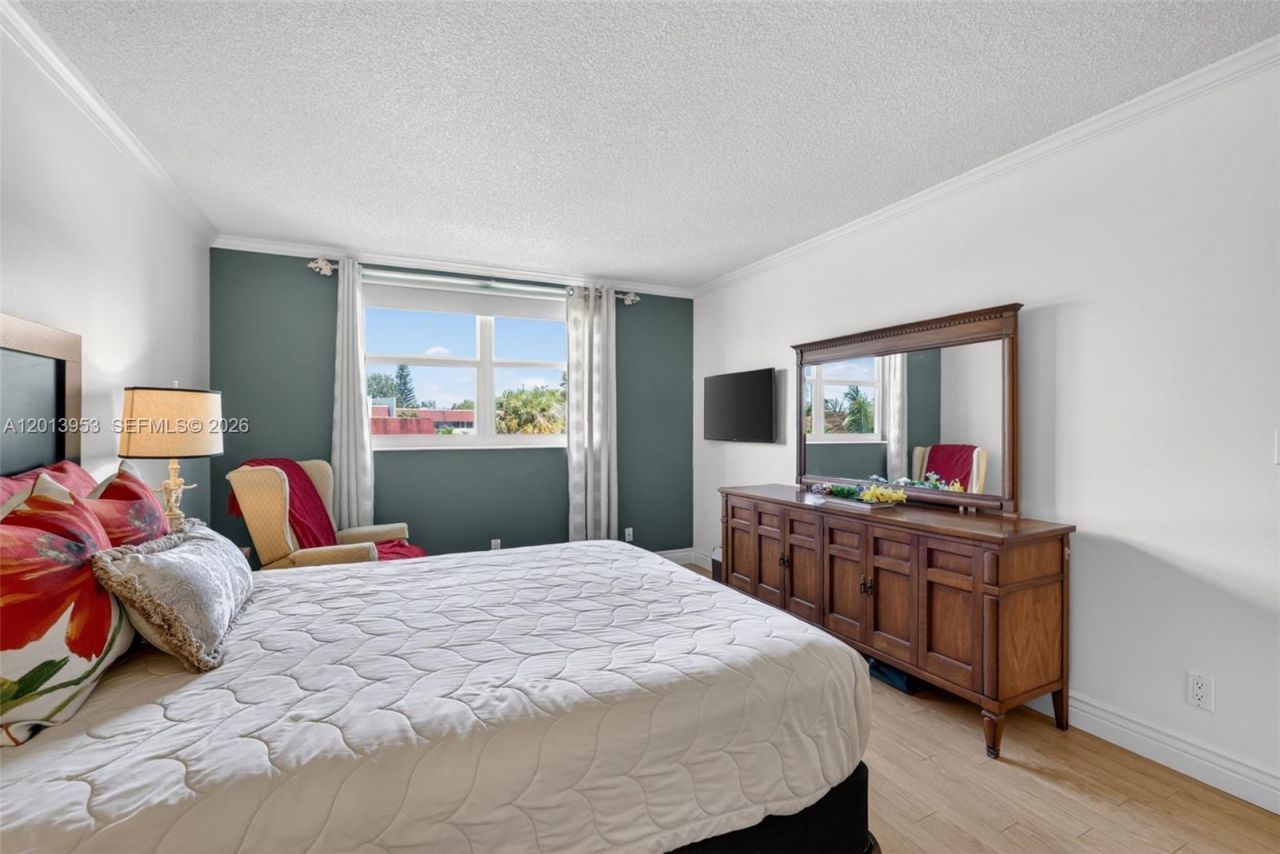 2991 NW 46th Ave, Unit 204, Lauderdale Lakes, FL 33313 Photo