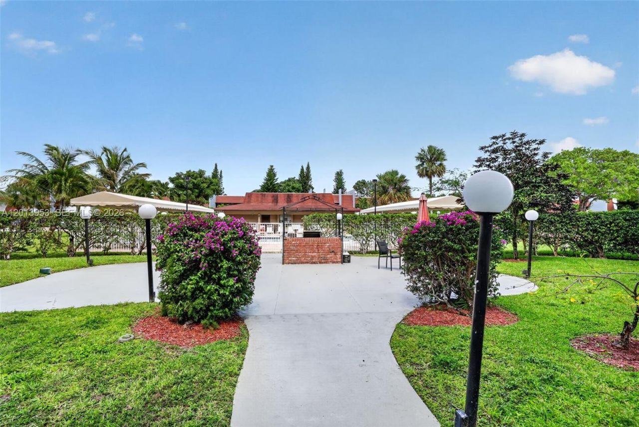 2991 NW 46th Ave, Unit 204, Lauderdale Lakes, FL 33313 Photo