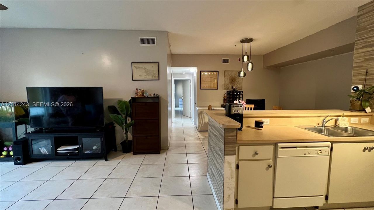 7220 NW 114th Ave , Unit 20216, Doral, FL 33178 Photo