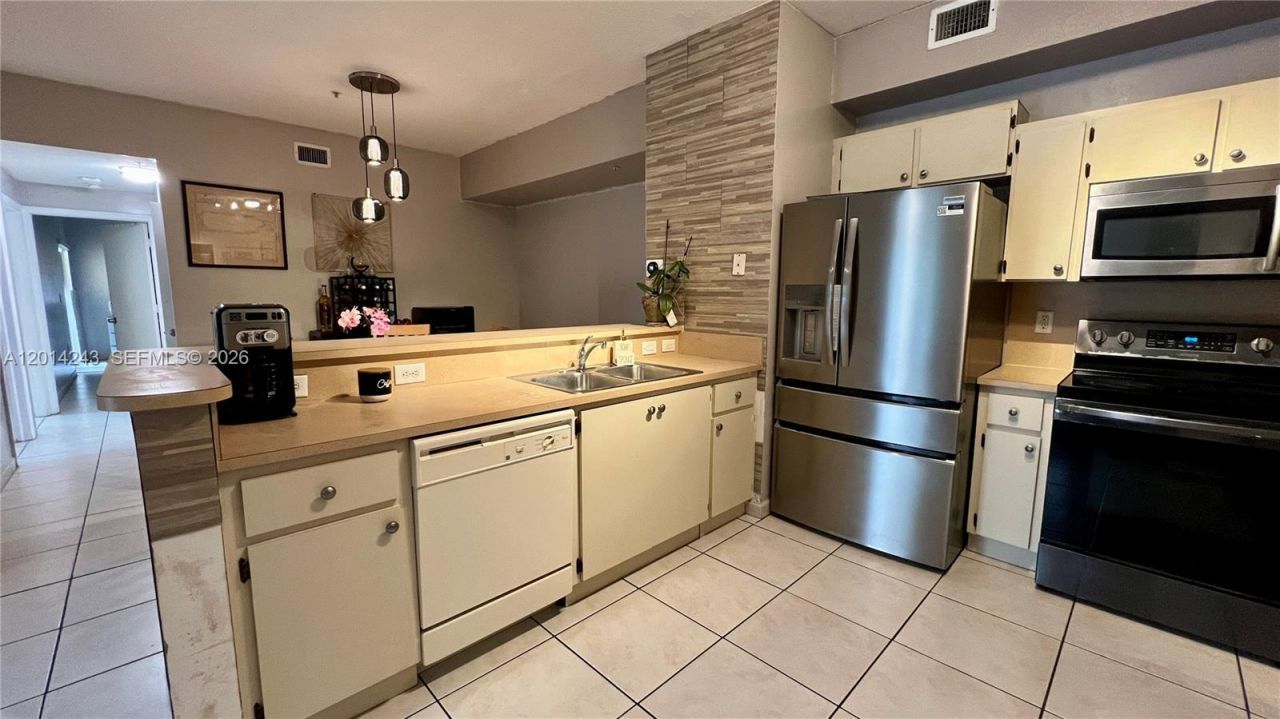 7220 NW 114th Ave , Unit 20216, Doral, FL 33178 Photo