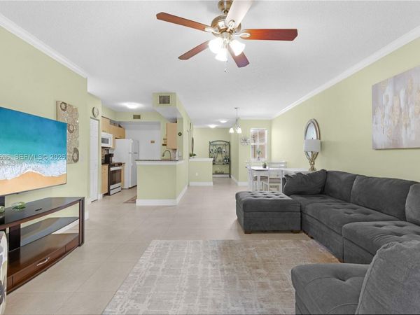 2486 Centergate Dr, Unit 203, Miramar, FL 33025