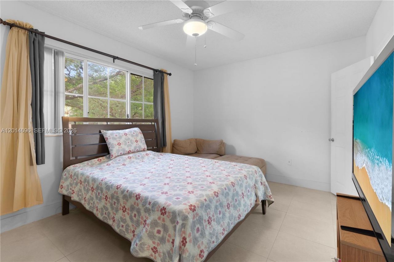 2486 Centergate Dr, Unit 203, Miramar, FL 33025 Photo
