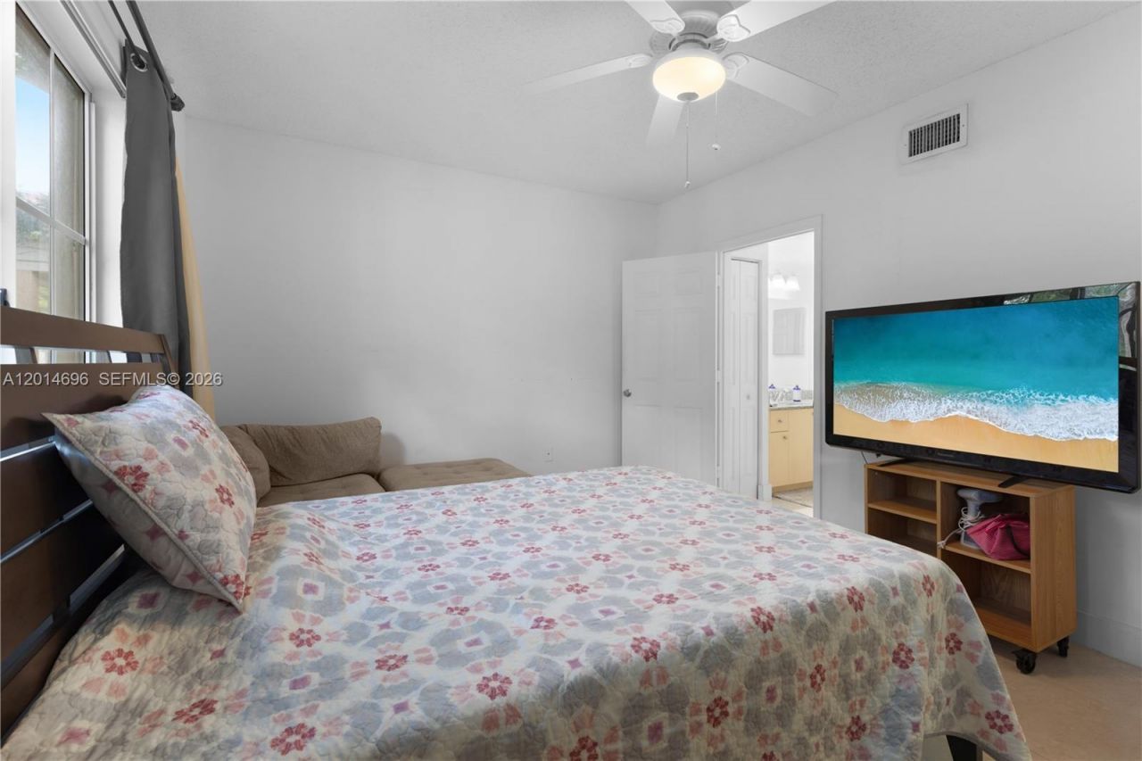 2486 Centergate Dr, Unit 203, Miramar, FL 33025 Photo