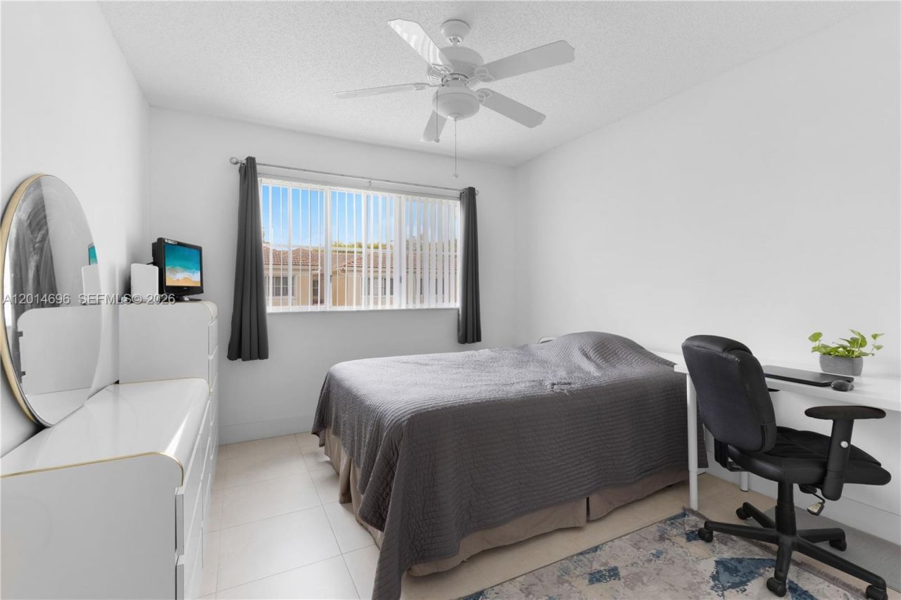 2486 Centergate Dr, Unit 203, Miramar, FL 33025 Photo